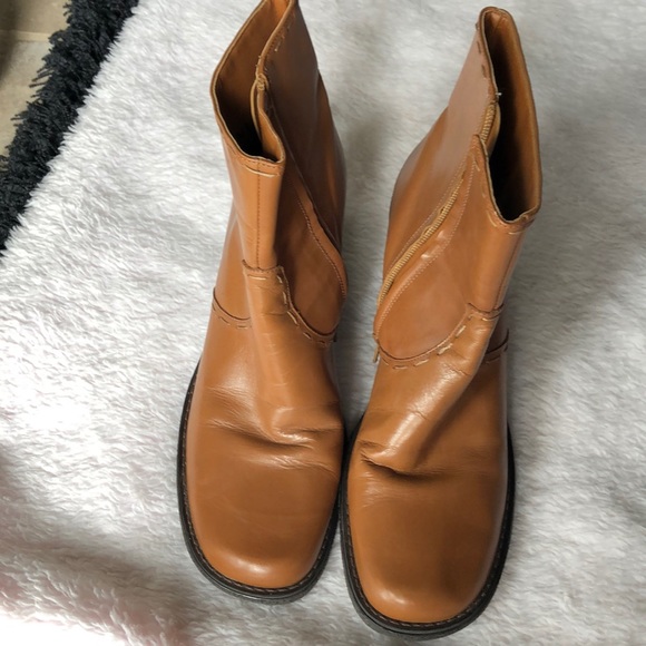 Gianni Bini Wedge Boots Like New - Picture 2 of 4